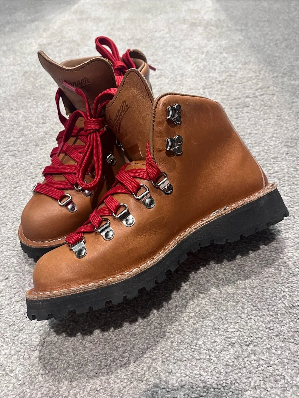Danner Mountain Light Cascade Hiking Boots - Picture 8 of 10